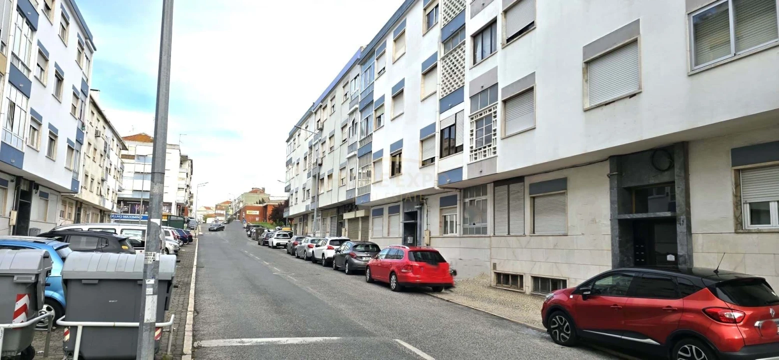 Negócio para Venda em Odivelas Foto 1