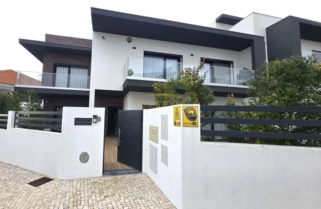 Moradia T3 para Venda em Santa Iria de Azoia, São João da Talha e Bobadela Foto 20