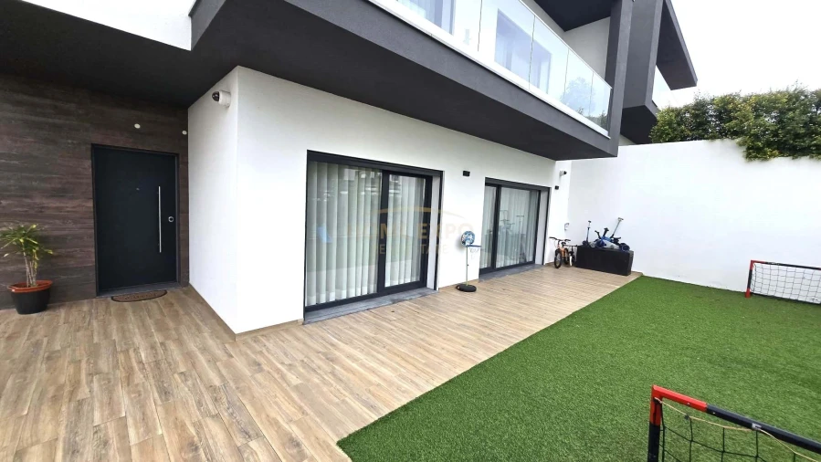 Moradia T3 para Venda em Santa Iria de Azoia, São João da Talha e Bobadela Foto 52