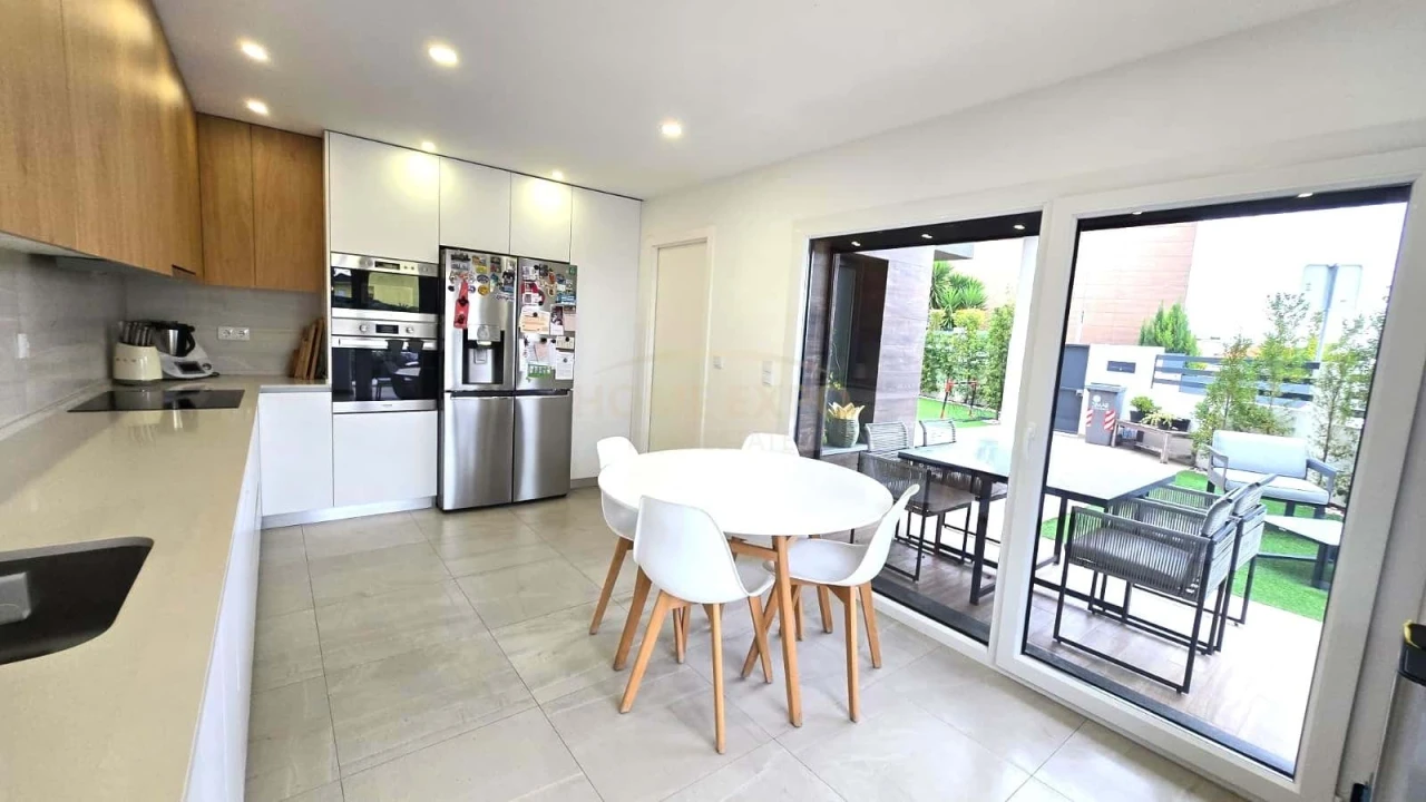 Moradia T3 para Venda em Santa Iria de Azoia, São João da Talha e Bobadela Foto 15