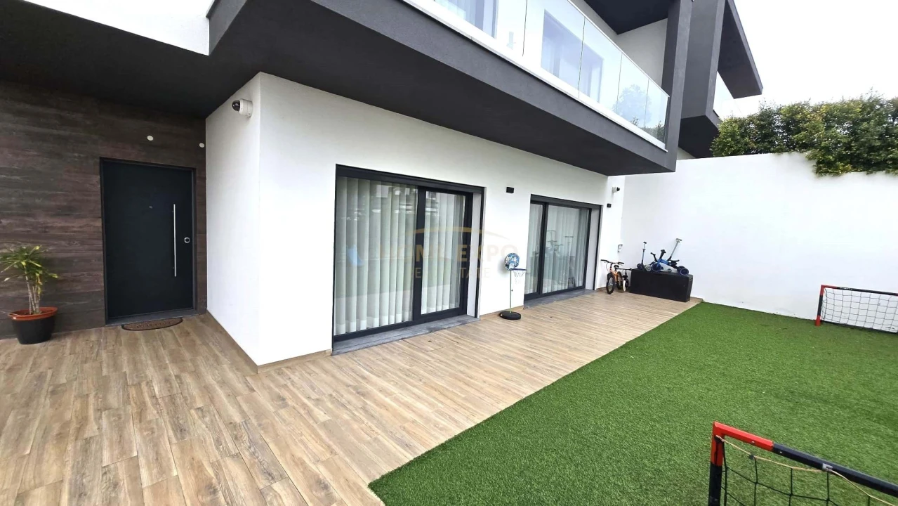 Moradia T3 para Venda em Santa Iria de Azoia, São João da Talha e Bobadela Foto 52