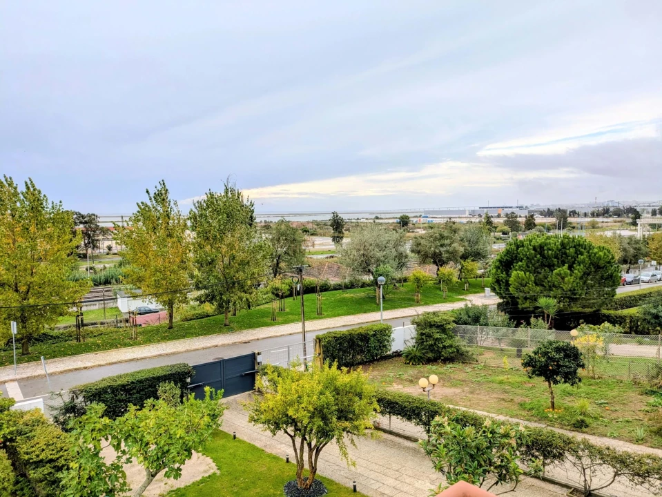 Moradia T6 para Venda em Póvoa de Santa Iria e Forte da Casa Foto 16