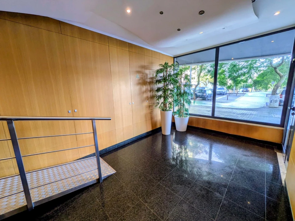 Apartamento T2 para Venda em Loures Foto 3