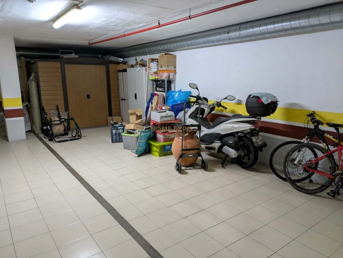 Apartamento T2 para Venda em Loures Foto 35