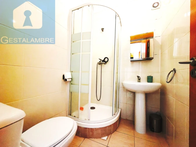 Apartamento T2 para Venda em Guia Foto 11