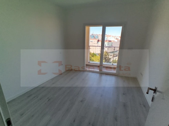 Apartamento T2 para Venda em Corroios Foto 5