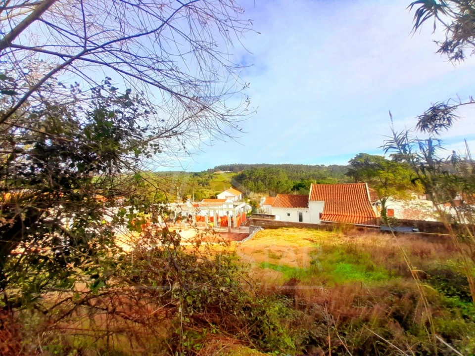 Moradia T3 para Venda em Salir de Matos Foto 4