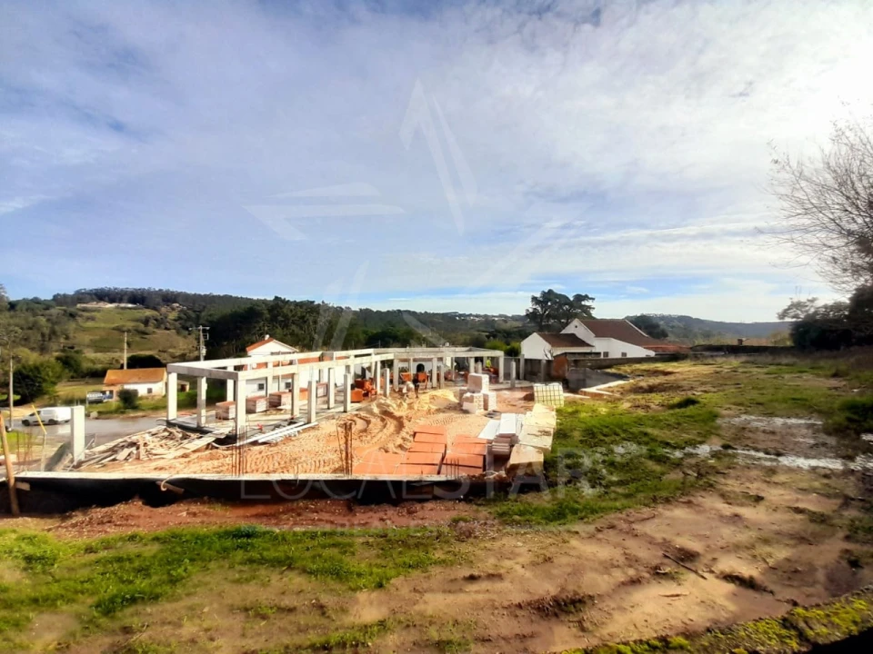 Moradia T3 para Venda em Salir de Matos Foto 7