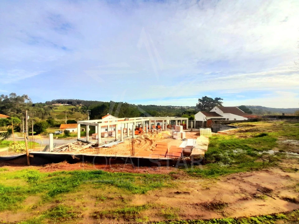 Moradia T3 para Venda em Salir de Matos Foto 18