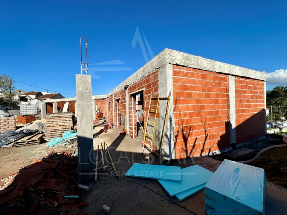 Moradia T3 para Venda em Salir de Matos Foto 20