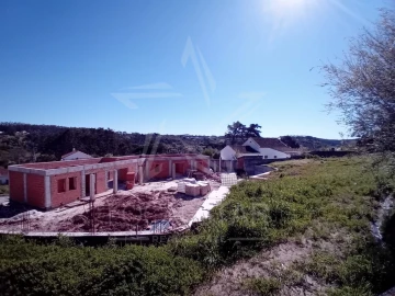 Moradia T3 para Venda em Salir de Matos