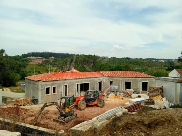 Moradia T3 para Venda em Salir de Matos