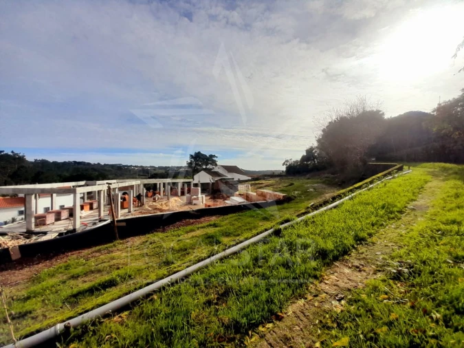 Moradia T3 para Venda em Salir de Matos Foto 9