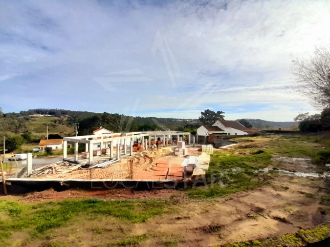 Moradia T3 para Venda em Salir de Matos Foto 7