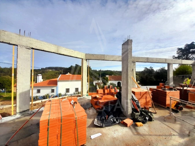 Moradia T3 para Venda em Salir de Matos Foto 16