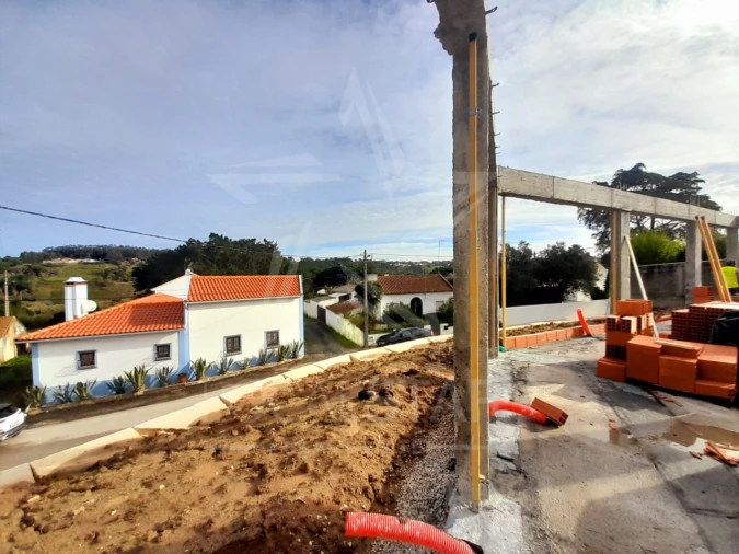 Moradia T3 para Venda em Salir de Matos Foto 13