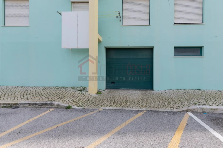 Garagem para Venda em Peniche Foto 4