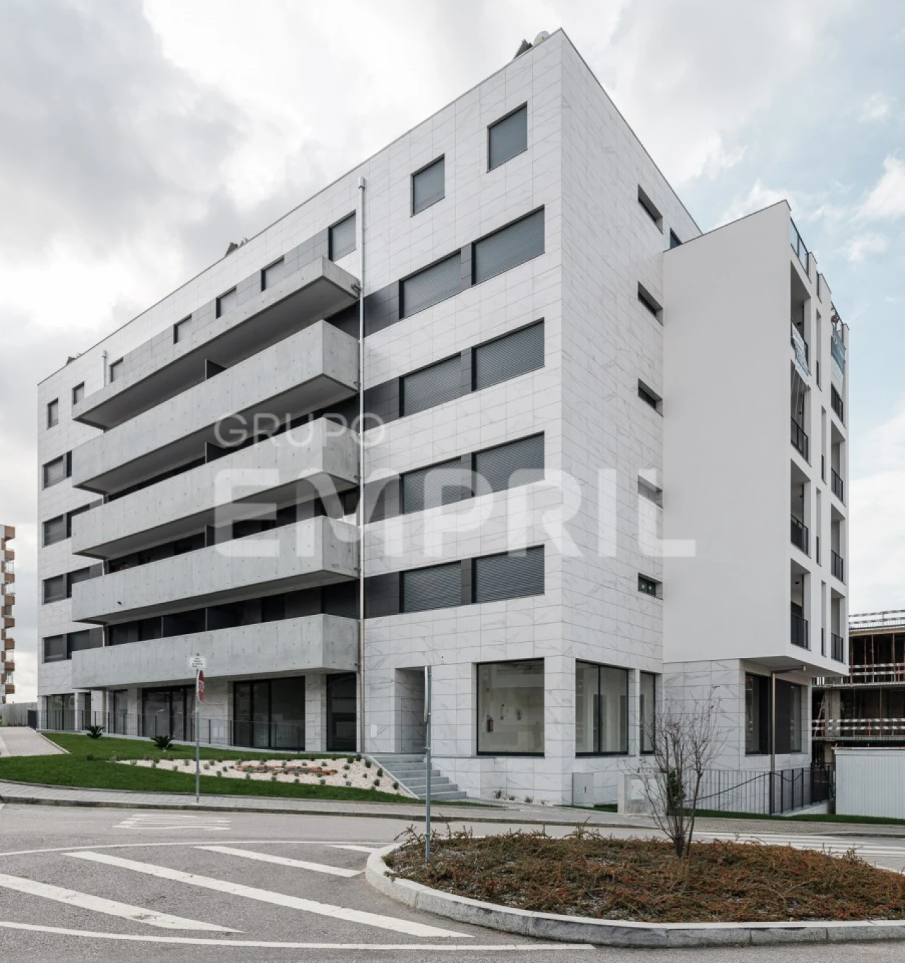 Loja para Arrendamento em Mafamude e Vilar do Paraíso Foto 2