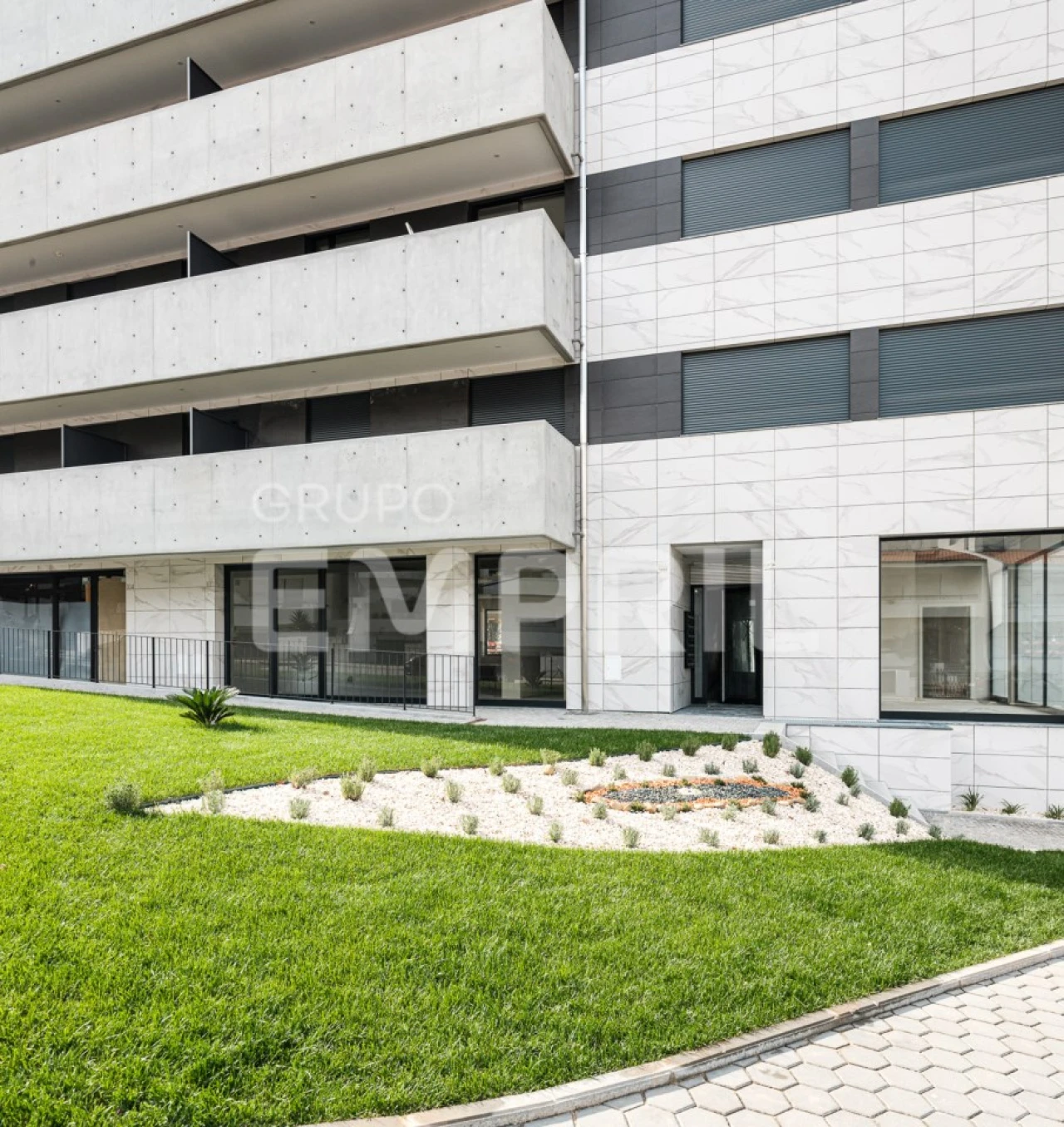 Loja para Arrendamento em Mafamude e Vilar do Paraíso Foto 1