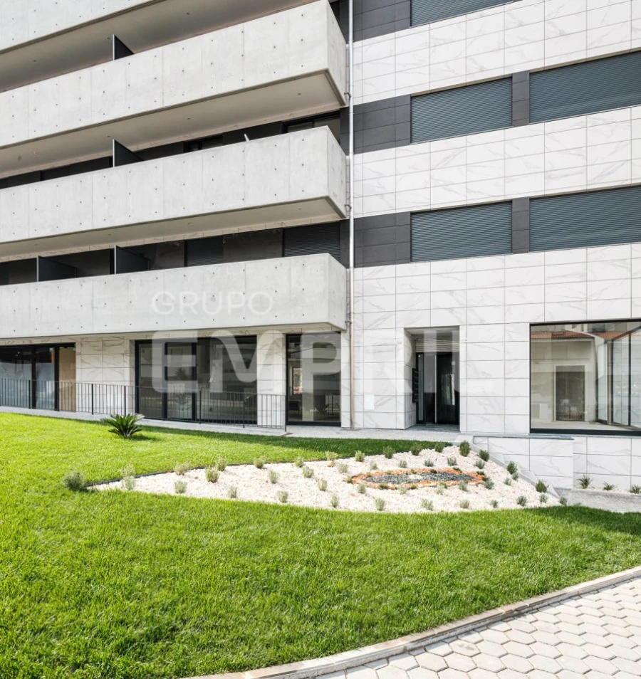 Loja para Arrendamento em Mafamude e Vilar do Paraíso