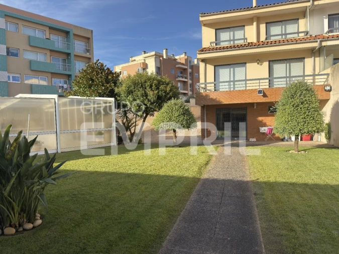 Moradia T4 para Venda em Ovar, São João, Arada e São Vicente de Pereira Jusã Foto 1