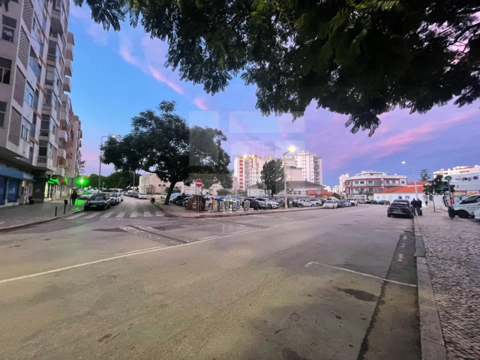 Apartamento T3 para Venda em Portimão Foto 2