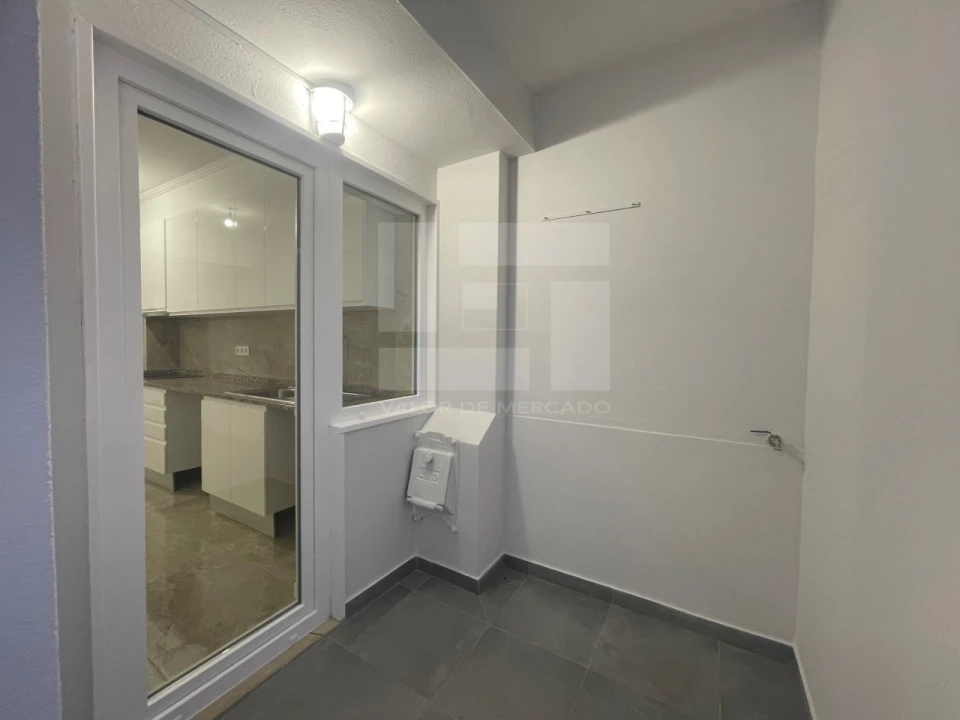 Apartamento T3 para Venda em Portimão Foto 8