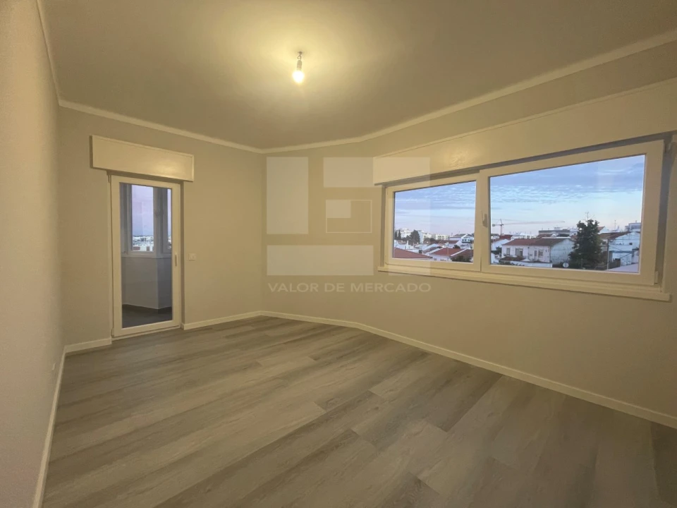 Apartamento T3 para Venda em Portimão Foto 10