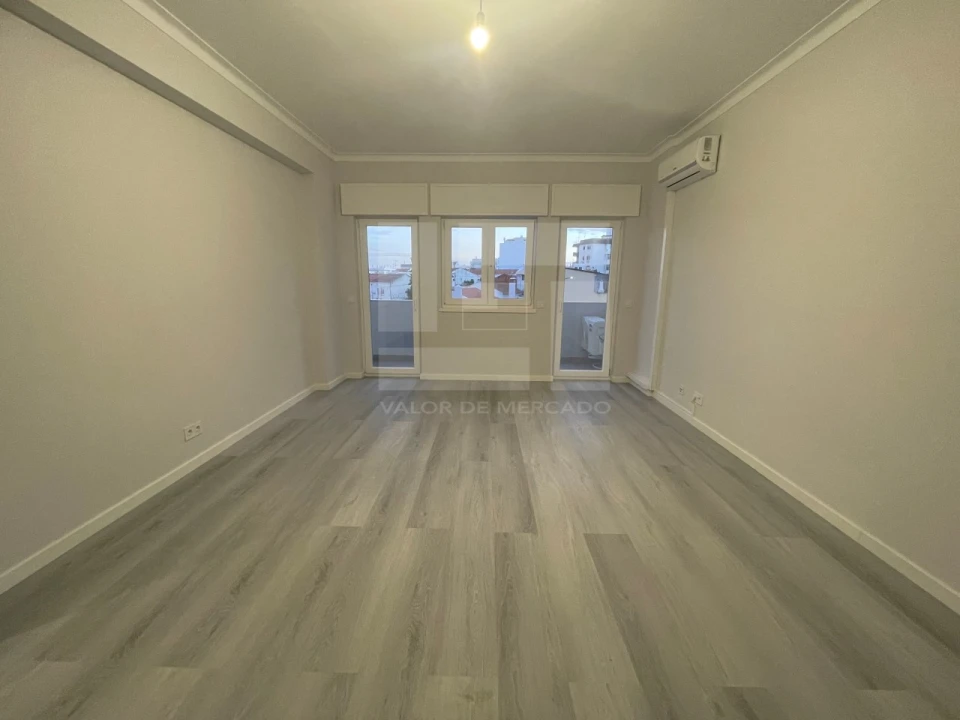 Apartamento T3 para Venda em Portimão Foto 18