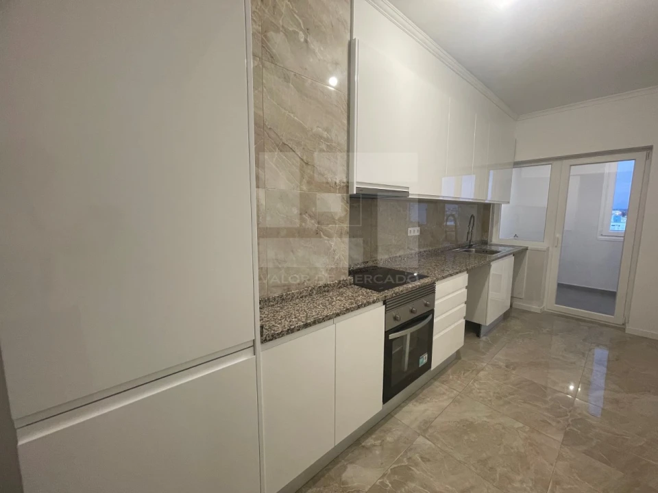 Apartamento T3 para Venda em Portimão Foto 22