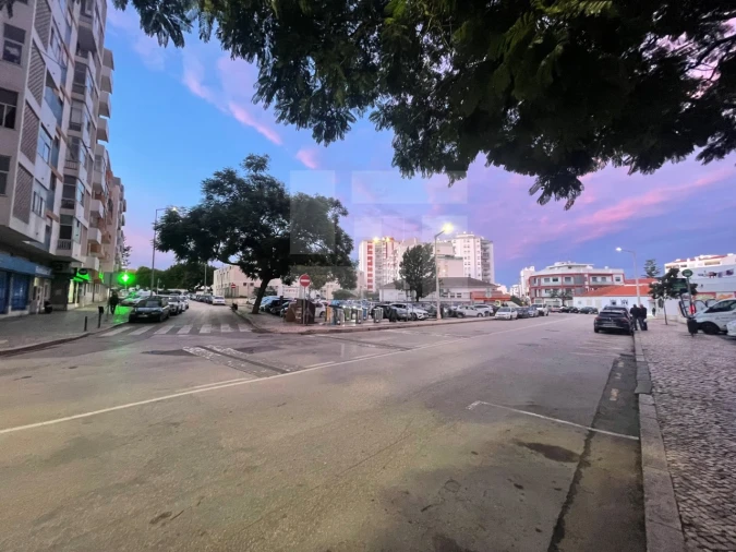 Apartamento T3 para Venda em Portimão Foto 2