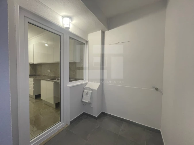 Apartamento T3 para Venda em Portimão Foto 8