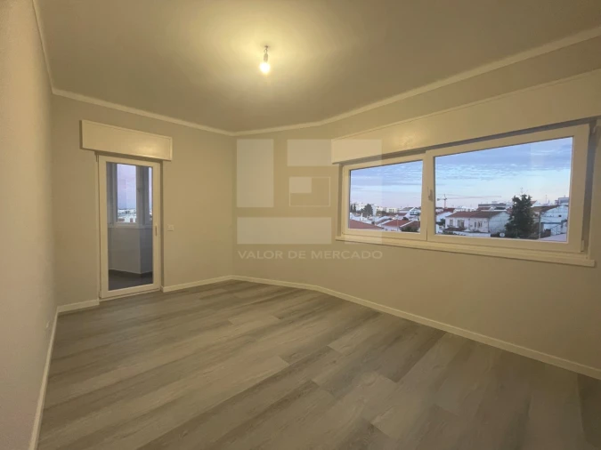 Apartamento T3 para Venda em Portimão Foto 10