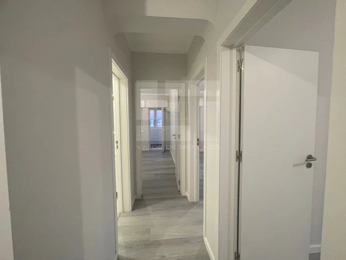 Apartamento T3 para Venda em Portimão Foto 12