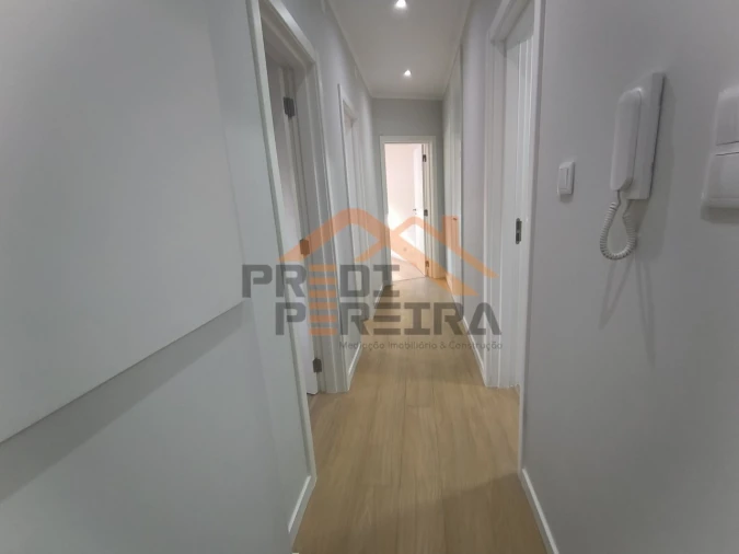 Apartamento T3 para Venda em Queluz e Belas Foto 13