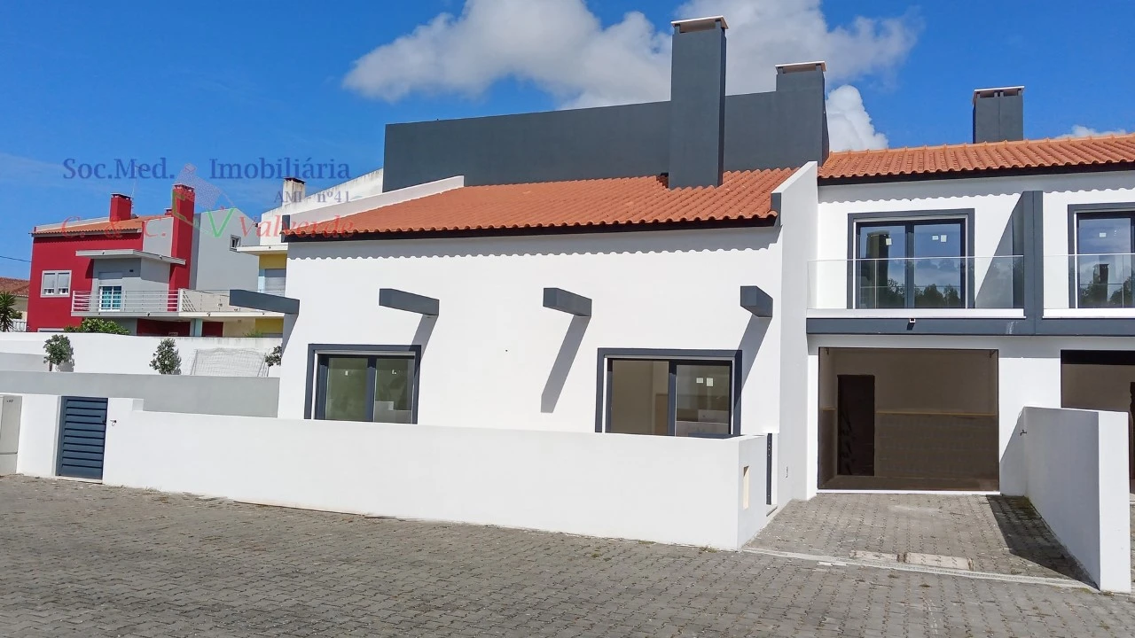 Moradia T4 para Venda em Silveira Foto 8