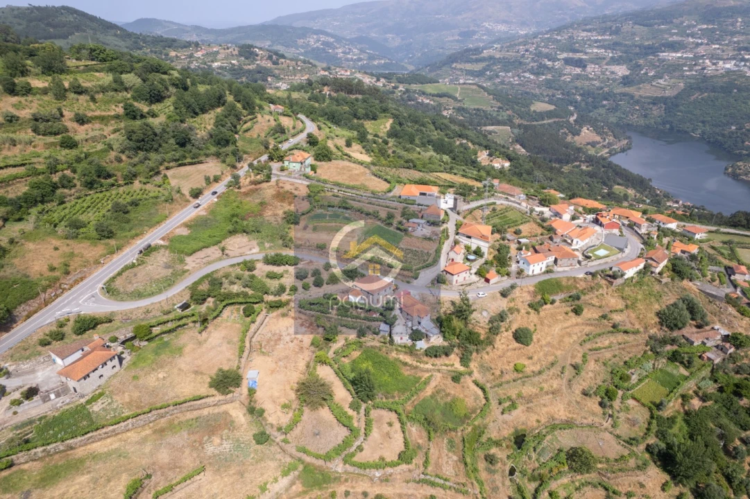 Moradia T5 para Venda em Santa Cruz do Douro e São Tomé de Covelas Foto 23