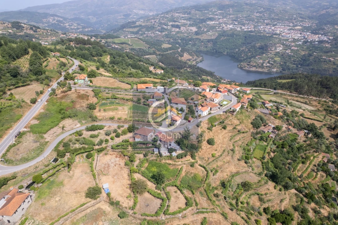 Moradia T5 para Venda em Santa Cruz do Douro e São Tomé de Covelas Foto 26