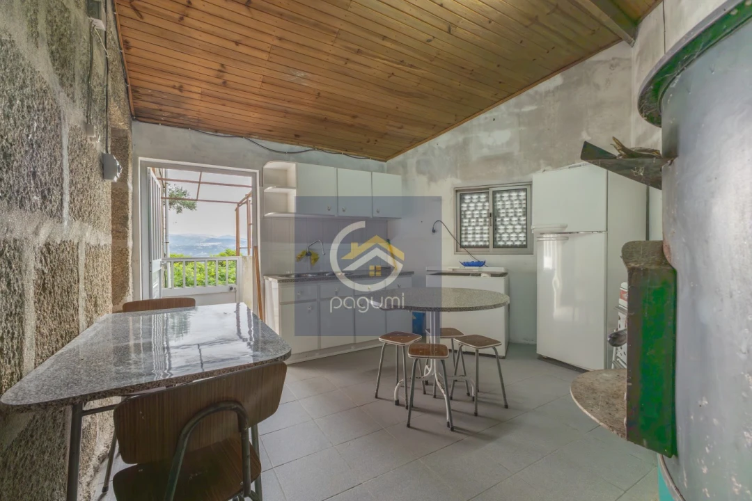 Moradia T5 para Venda em Santa Cruz do Douro e São Tomé de Covelas Foto 45