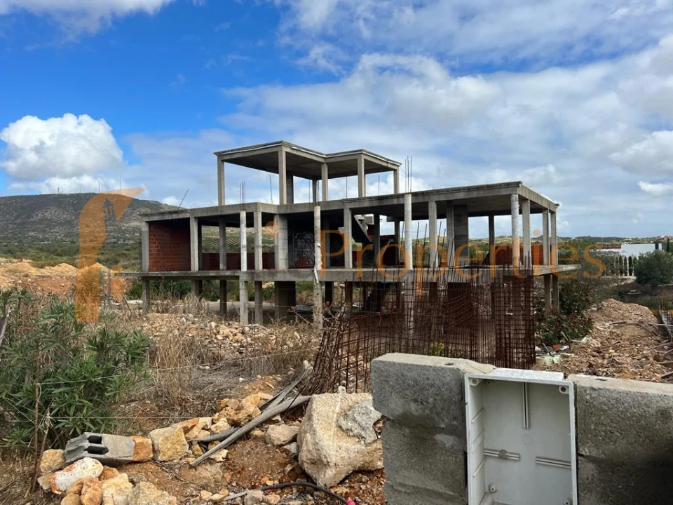 Moradia T4 para Venda em Quelfes Foto 12