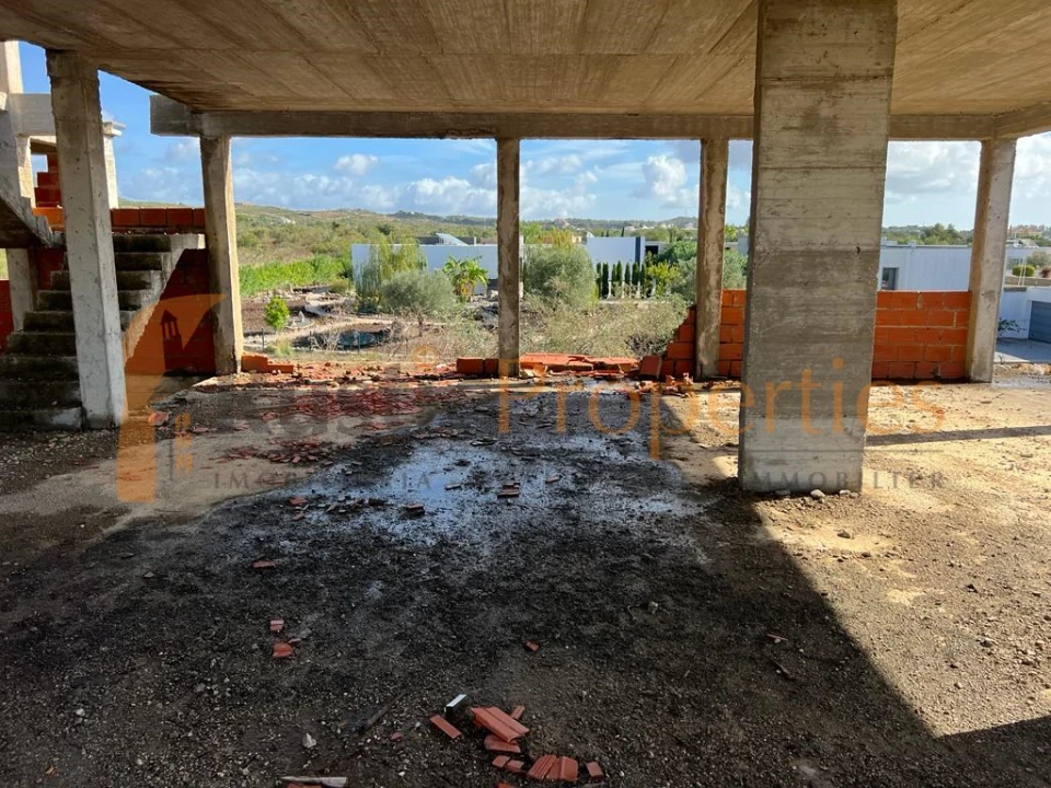 Moradia T4 para Venda em Quelfes Foto 14