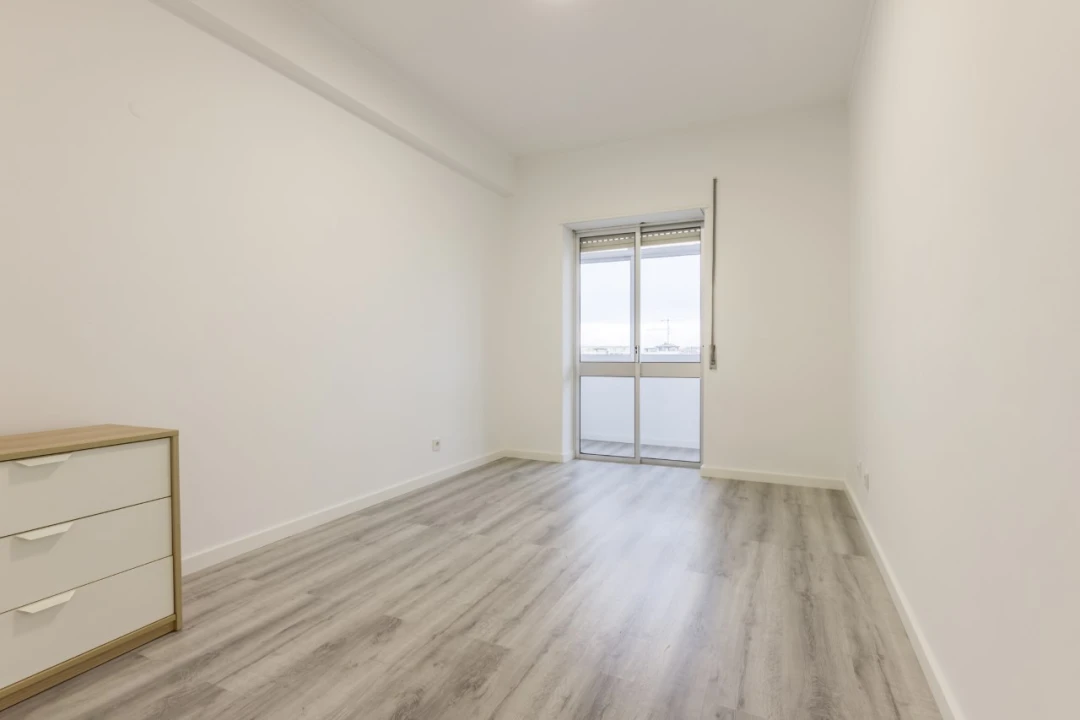 Apartamento T1 para Venda em Amora Foto 7