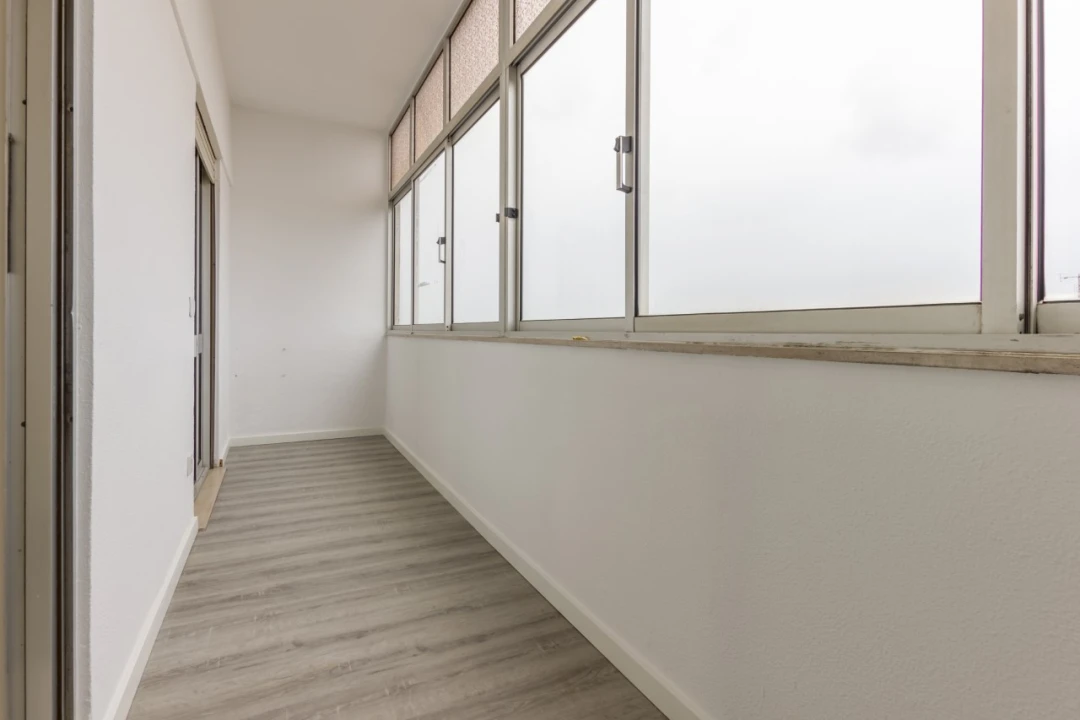 Apartamento T1 para Venda em Amora Foto 11