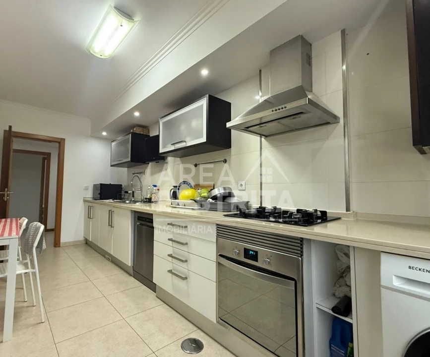 Apartamento T4 para Venda em Fernao Ferro Foto 4