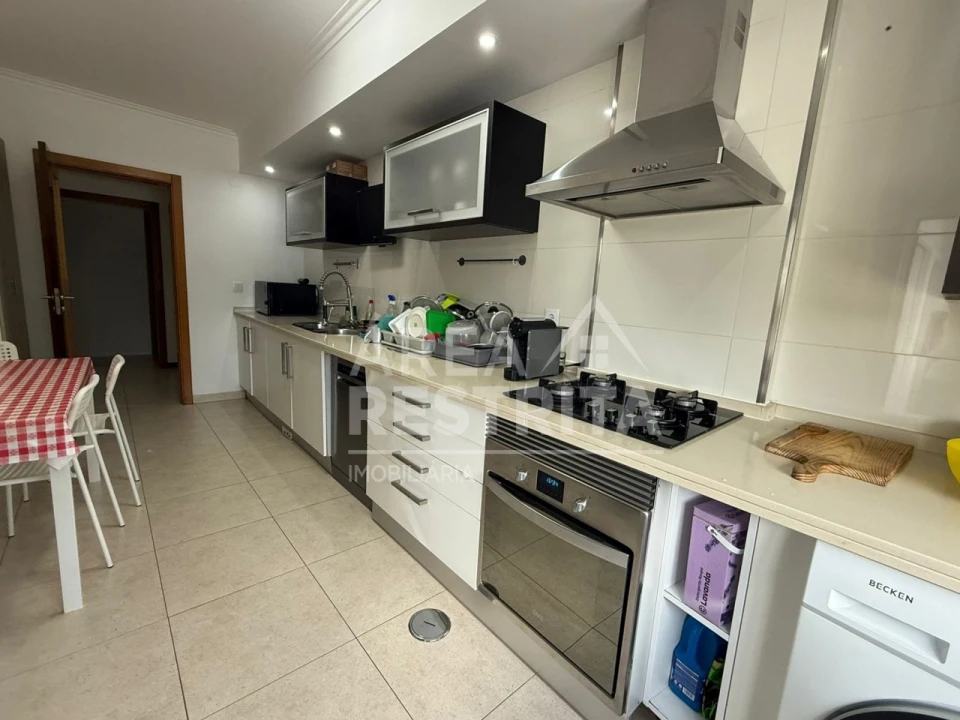Apartamento T4 para Venda em Fernao Ferro Foto 5