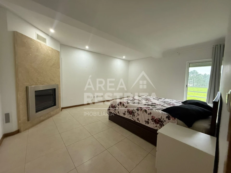 Apartamento T4 para Venda em Fernao Ferro Foto 9