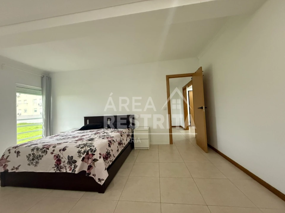 Apartamento T4 para Venda em Fernao Ferro Foto 15