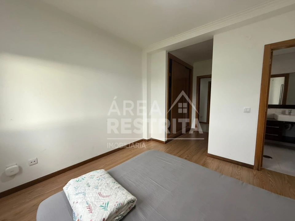 Apartamento T4 para Venda em Fernao Ferro Foto 25