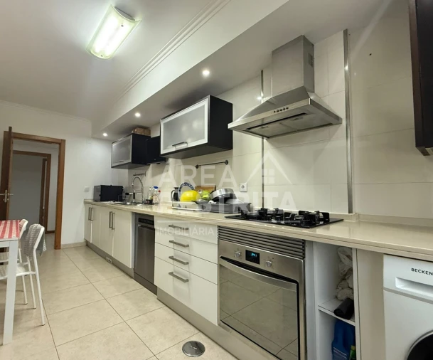 Apartamento T4 para Venda em Fernao Ferro Foto 4