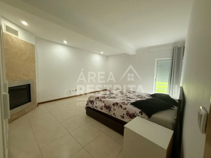 Apartamento T4 para Venda em Fernao Ferro Foto 11